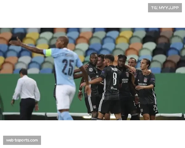 登贝莱点球破门完成梅开二度，巴黎半场3-2领先拜仁